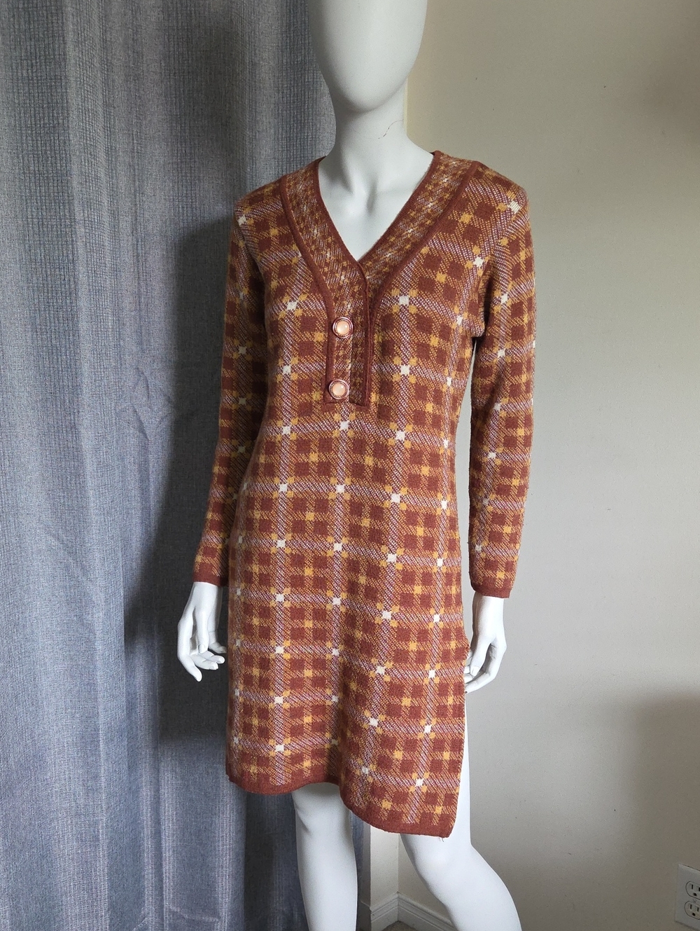 Vintage Plaid V-Neck Long Sleeve 60s 70s Mod Knit Dress in Rust and Mustard